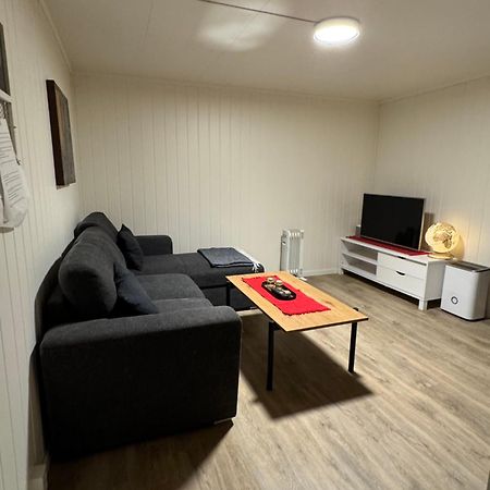 Liten Eldre Og Koselig Studiohybel Svolvær Exteriör bild