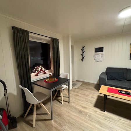 Liten Eldre Og Koselig Studiohybel Svolvær Exteriör bild