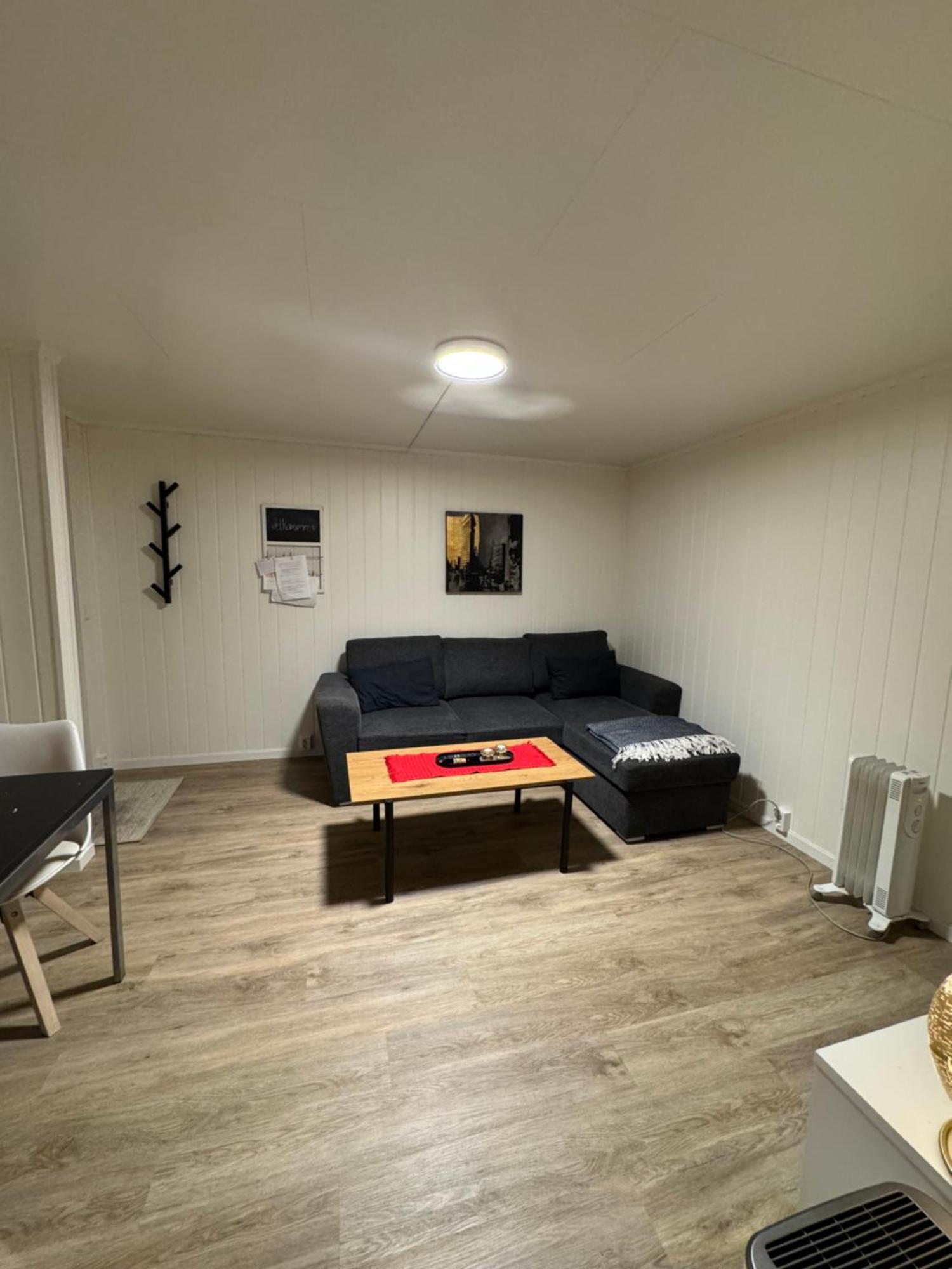 Liten Eldre Og Koselig Studiohybel Svolvær Exteriör bild