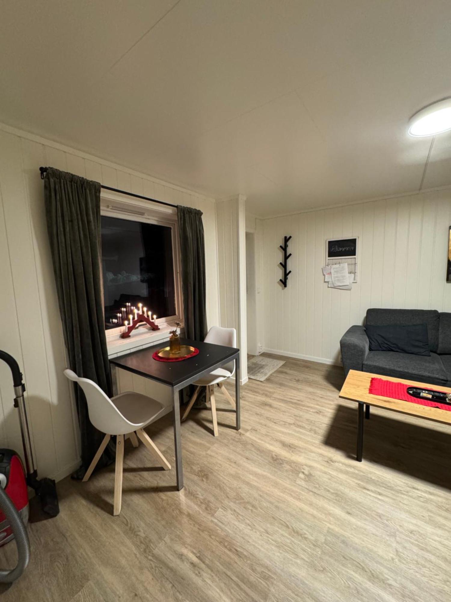 Liten Eldre Og Koselig Studiohybel Svolvær Exteriör bild